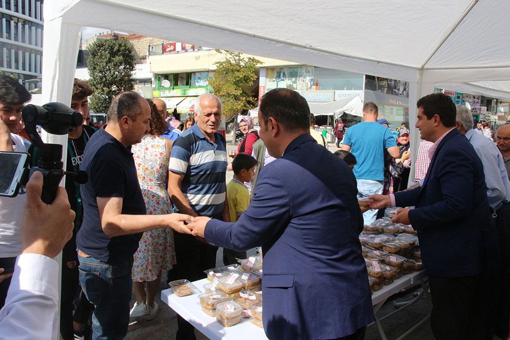 BOLU BELEDİYESİ'NDEN AŞURE İKRAMI