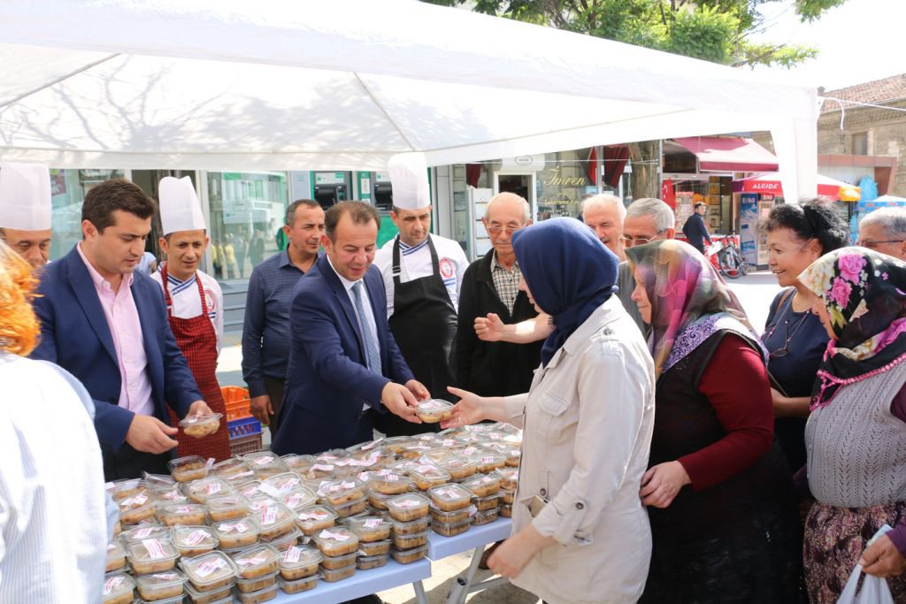 BOLU BELEDİYESİ'NDEN AŞURE İKRAMI