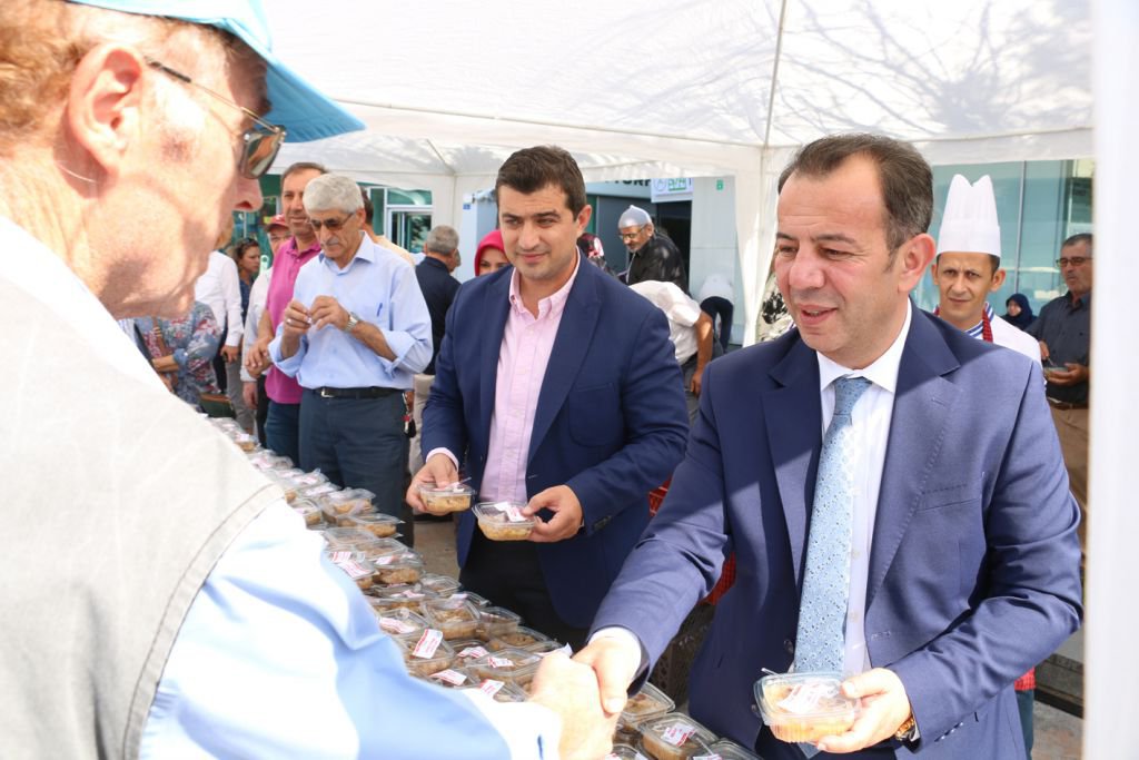 BOLU BELEDİYESİ'NDEN AŞURE İKRAMI