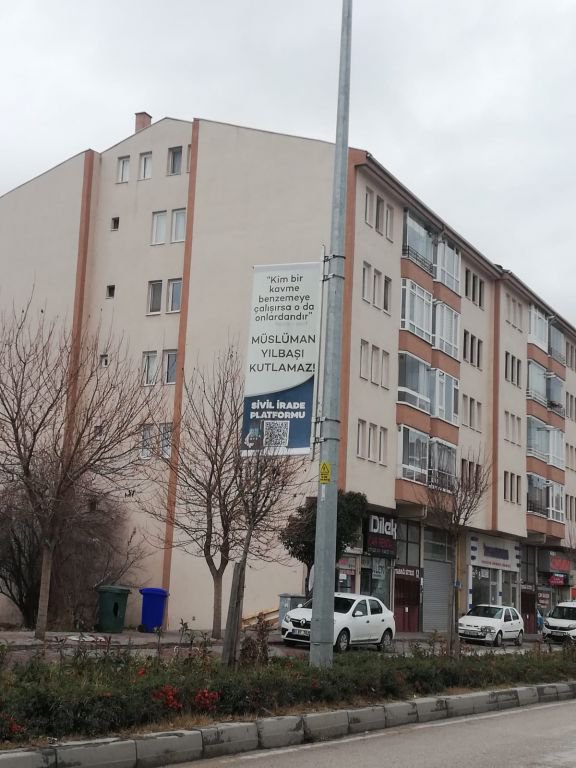 BOLU SOKAKLARINDA TARTIŞILAN İLAN...