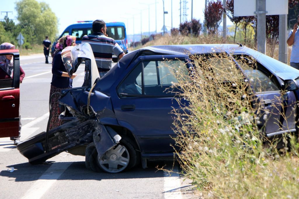 BOLU'DA TRAFİK KAZASI: 6 YARALI