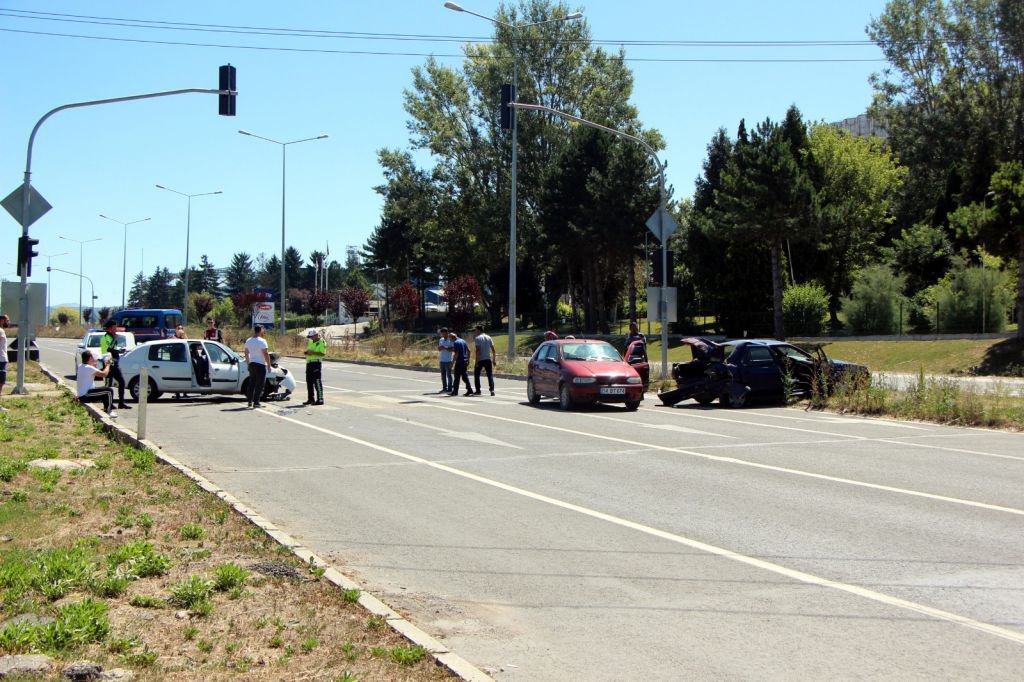 BOLU'DA TRAFİK KAZASI: 6 YARALI