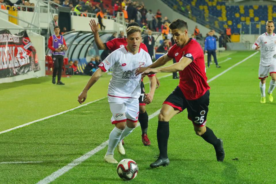 BOLUSPOR 9 KİŞİ KALAN RAKİBİNİ YENEMEDİ