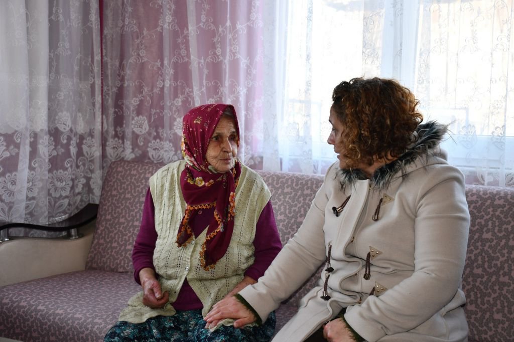 CEMİLE TEYZENİN YÜZÜ GÜLÜYOR