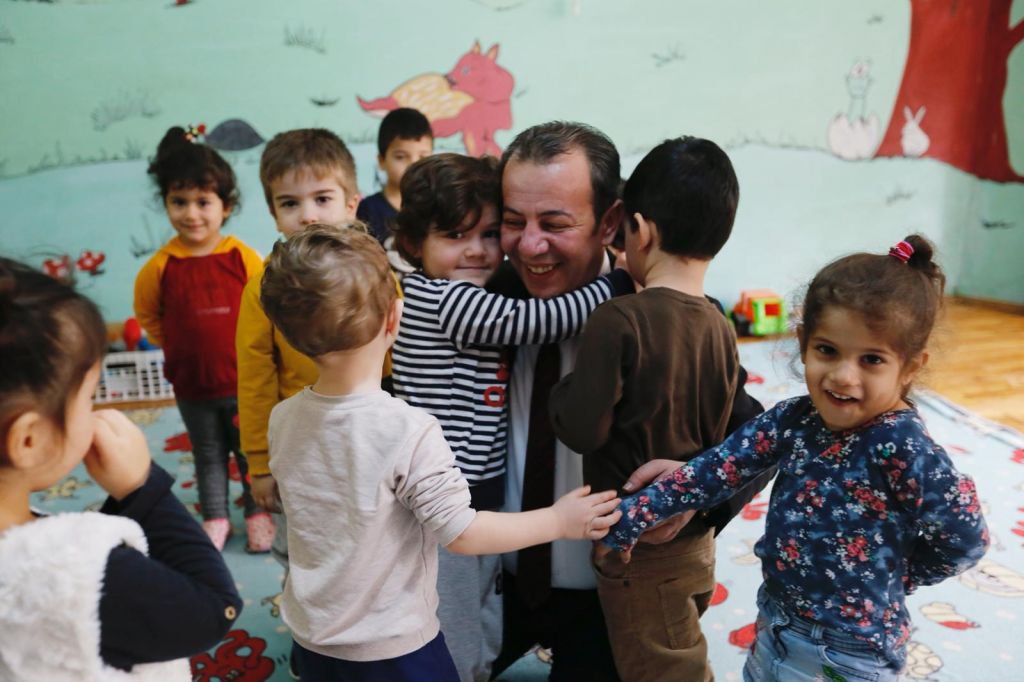 ÇOCUKLARLA KEYİFLİ ANLAR YAŞADI