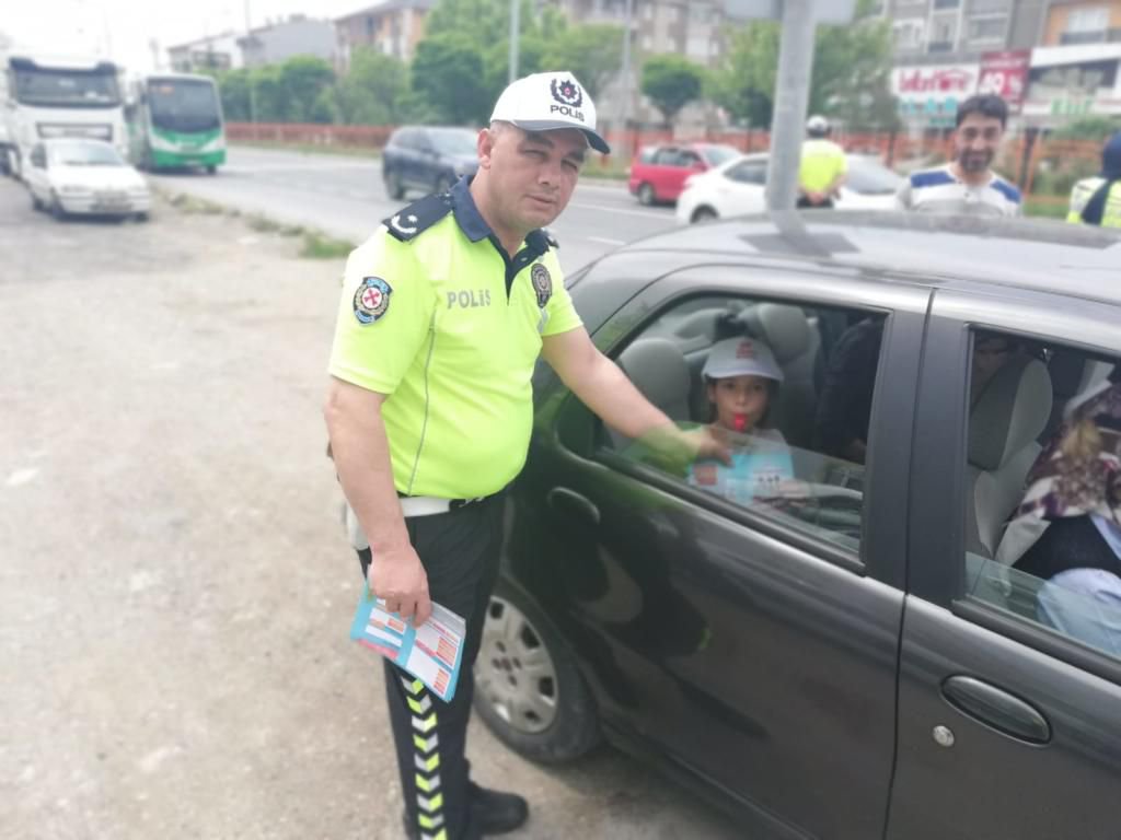 DİKKAT SÜRÜCÜDEN, NOTLAR ÇOCUKLARDAN