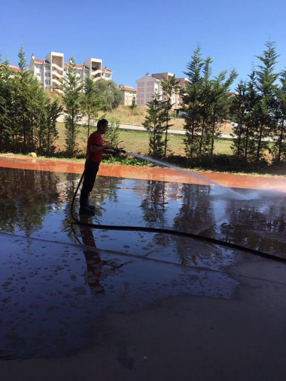 EKİPLER TOZ BIRAKMIYOR..