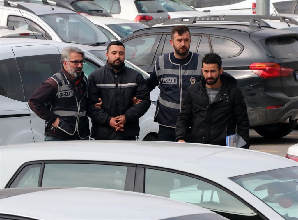 ENİŞTESİNİ VURAN ŞAHIS ADLİYEDE...