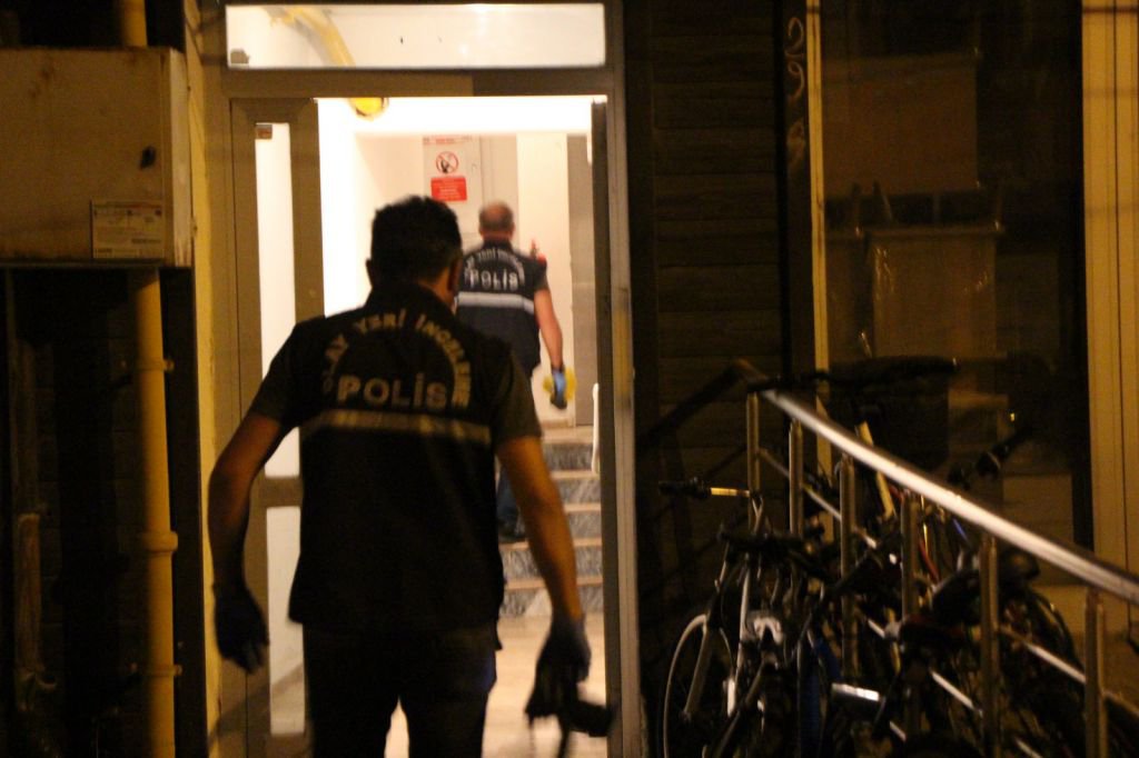 ESKİ POLİS İNTİHAR ETTİ