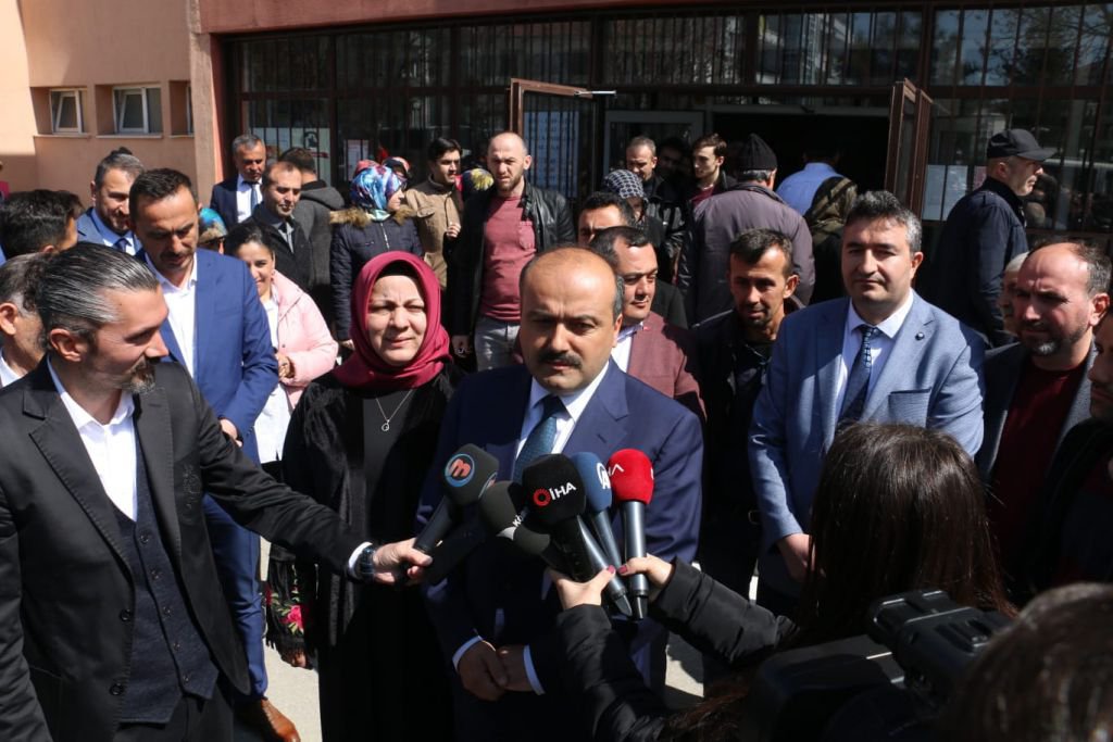 FATİH METİN OYUNU KULLANDI