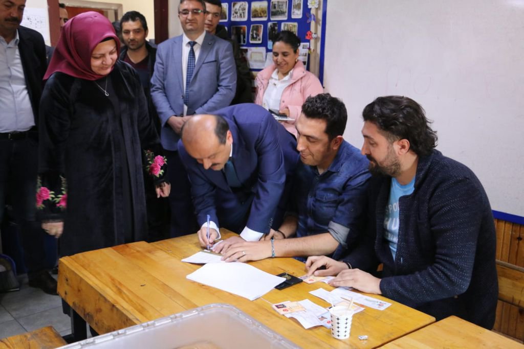 FATİH METİN OYUNU KULLANDI