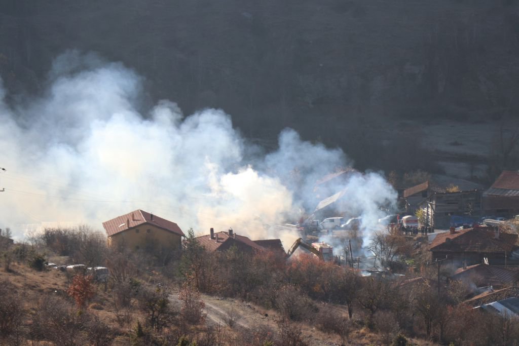 FECİ YANGINDA KÜLE DÖNDÜ