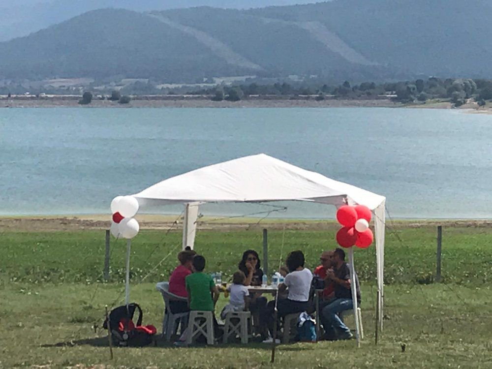 GAZETECİLER PİKNİKTE BULUŞTU..