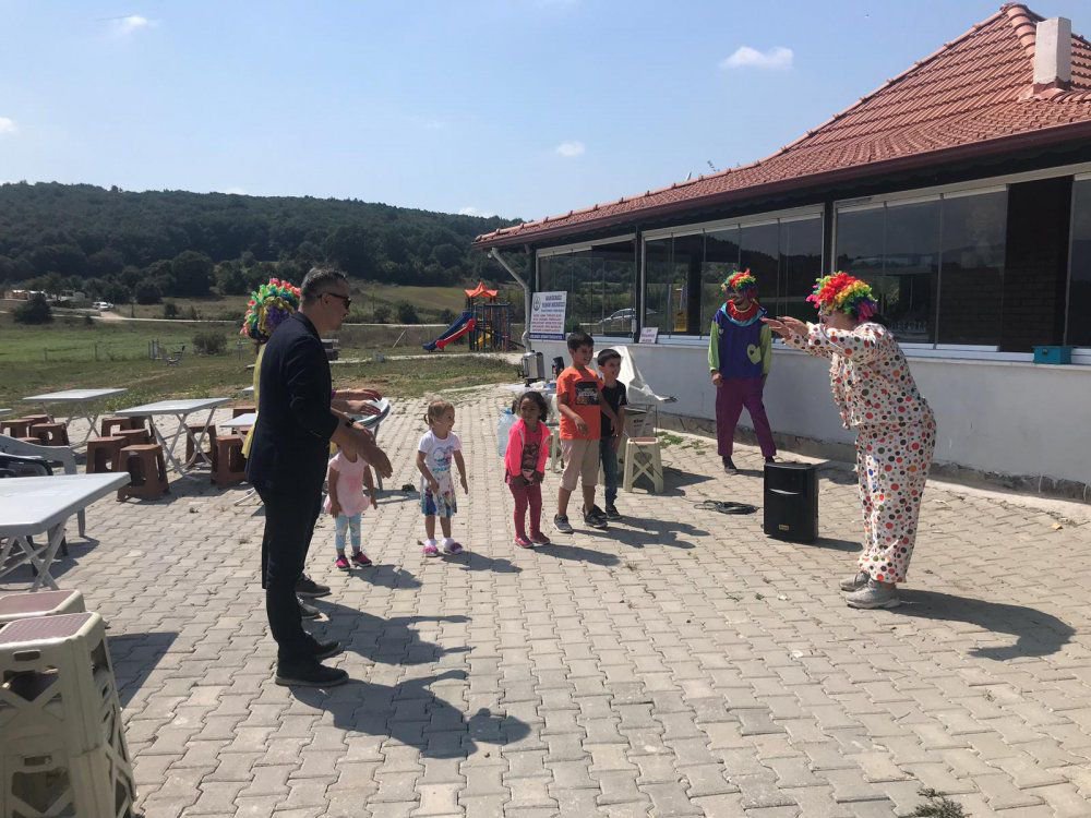 GAZETECİLER PİKNİKTE BULUŞTU..