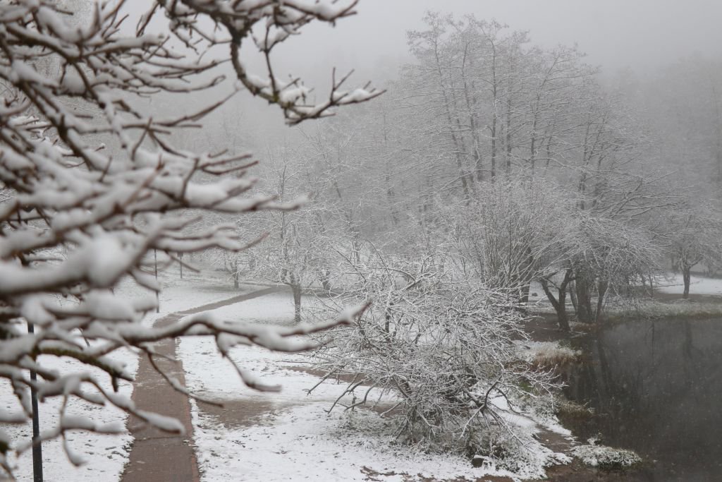 GÖLCÜK BEYAZA BÜRÜNDÜ