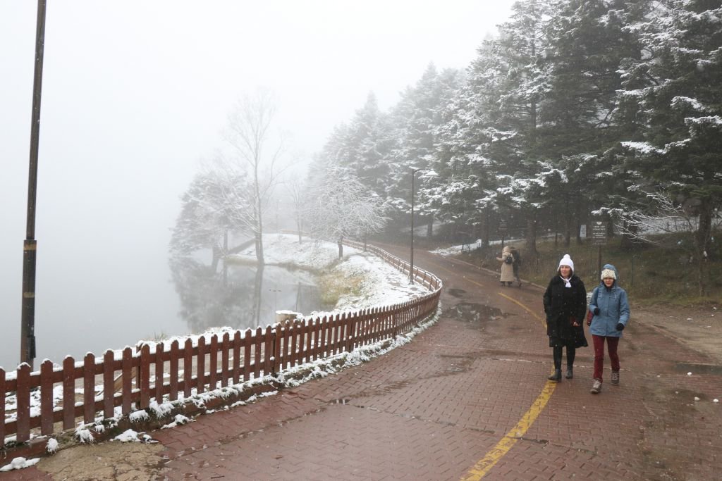 GÖLCÜK BEYAZA BÜRÜNDÜ