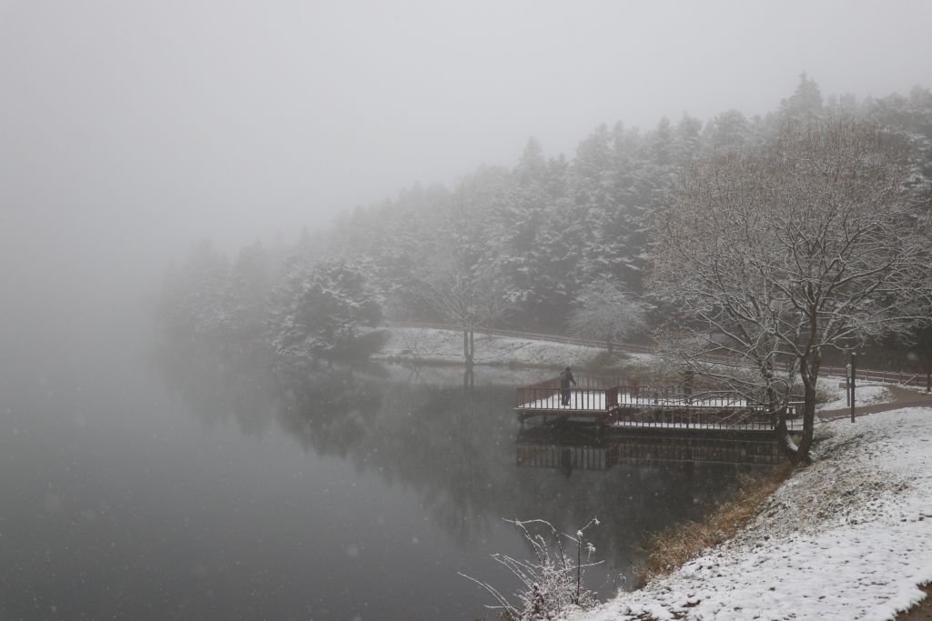 GÖLCÜK BEYAZA BÜRÜNDÜ