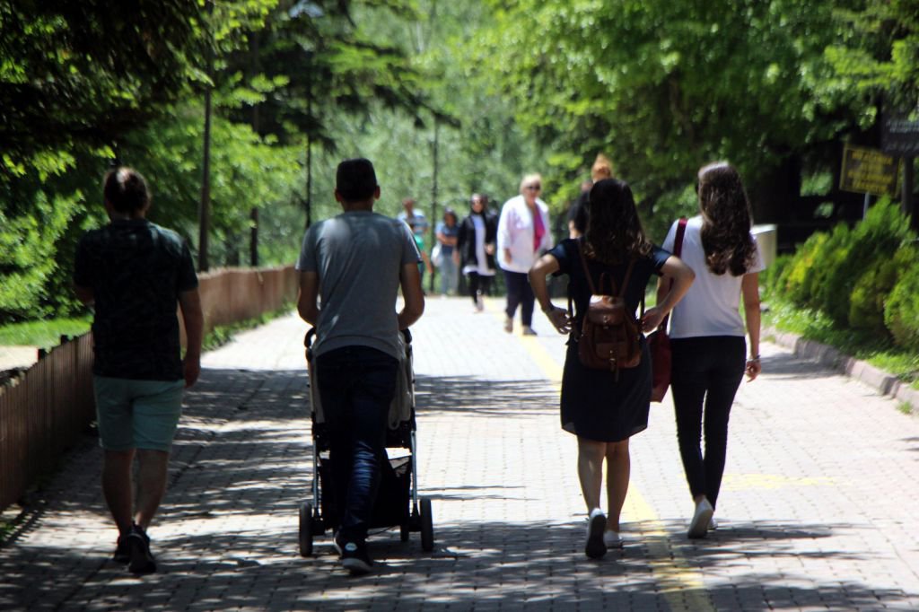 GÖLCÜK'E TATİLCİ AKINI..