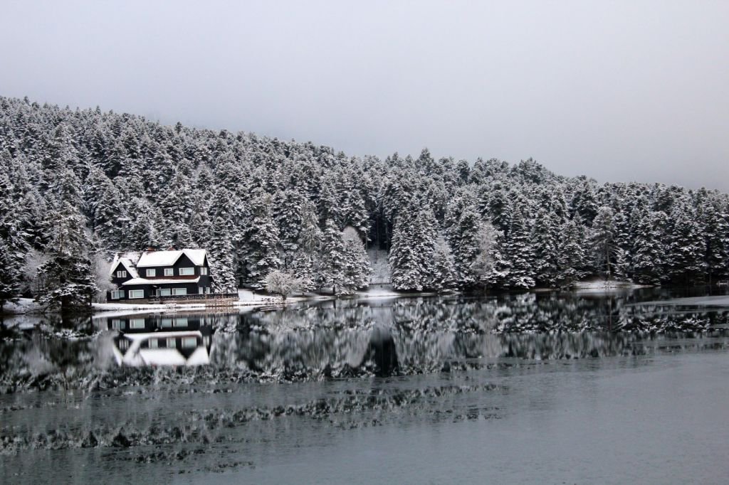 GÖLCÜK'TE KARTPOSTALLIK MANZARA
