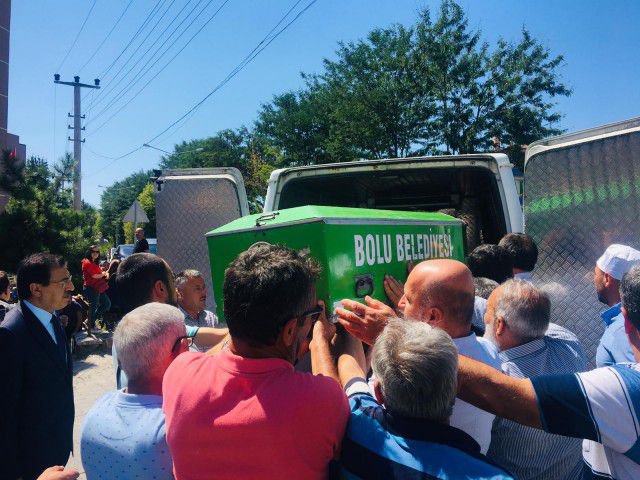 GÖZYAŞLARIYLA TOPRAĞA VERİLDİ