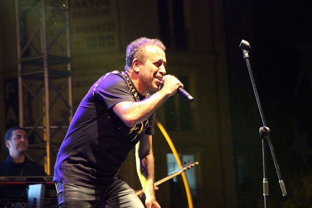 HALUK LEVENT BİNLERCE KİŞİYİ COŞTURDU