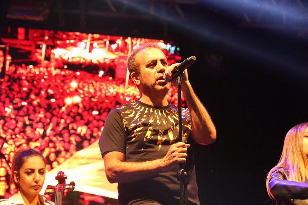 HALUK LEVENT BİNLERCE KİŞİYİ COŞTURDU