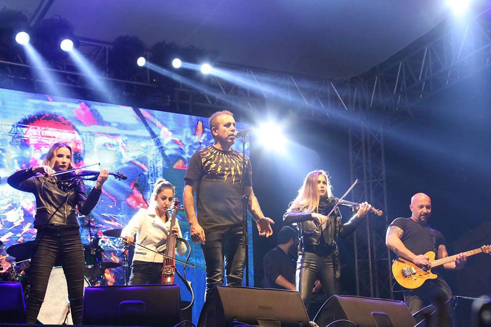 HALUK LEVENT BİNLERCE KİŞİYİ COŞTURDU