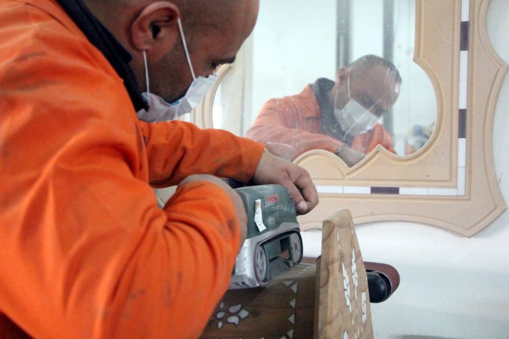 HÜKÜMLÜLERİN ÜRETTİKLERİ EKONOMİYE KATKI SAĞLIYOR