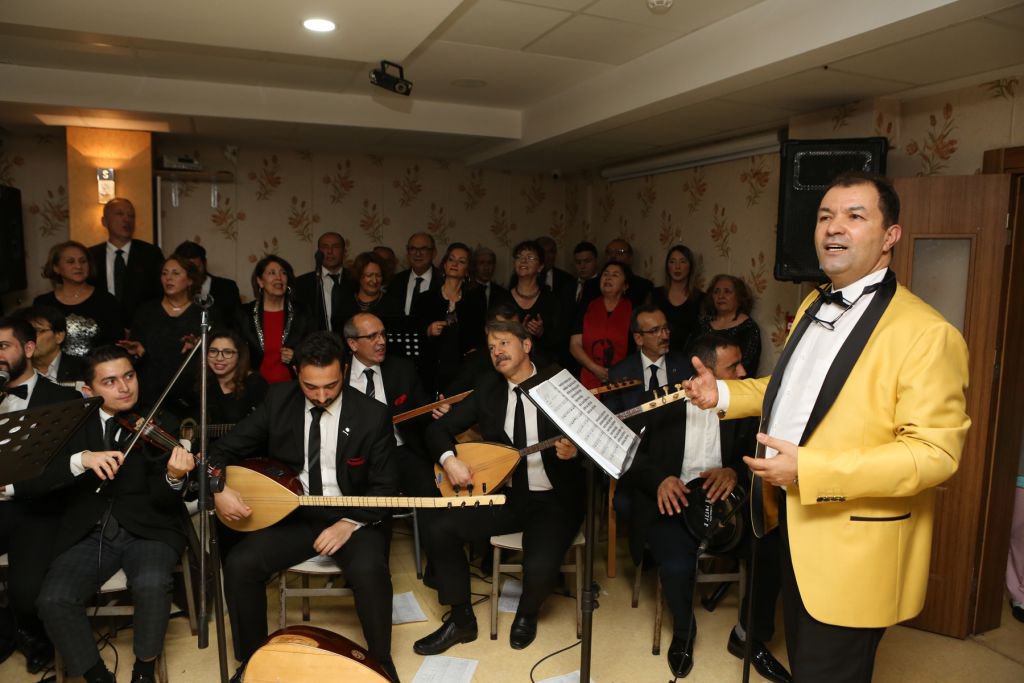 HUZUREVİ SAKİNLERİ DOYASIYA EĞLENDİ