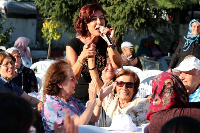 HUZUREVİ SAKİNLERİ DOYASIYA EĞLENDİ