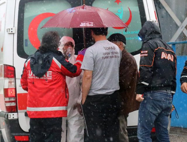 İLAÇLAMA YAPARKEN ZEHİRLENDİ