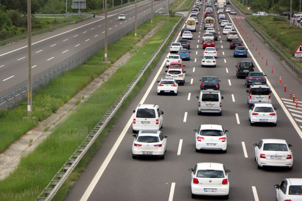 İSTANBUL ANADOLU'YA AKIYOR