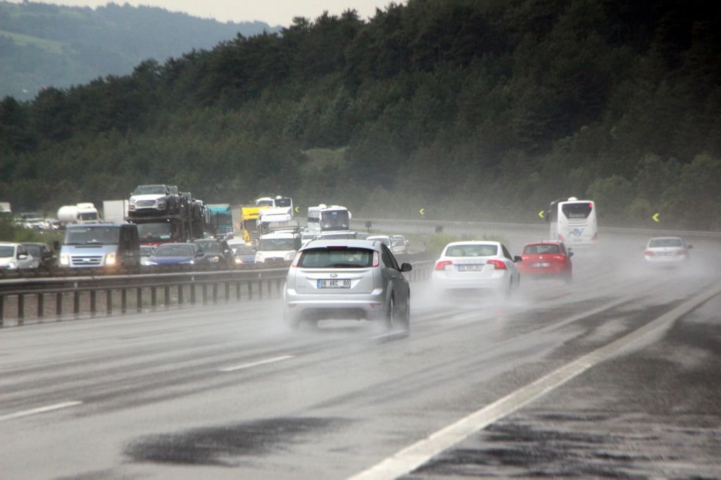 İSTANBUL ANADOLU'YA AKIYOR