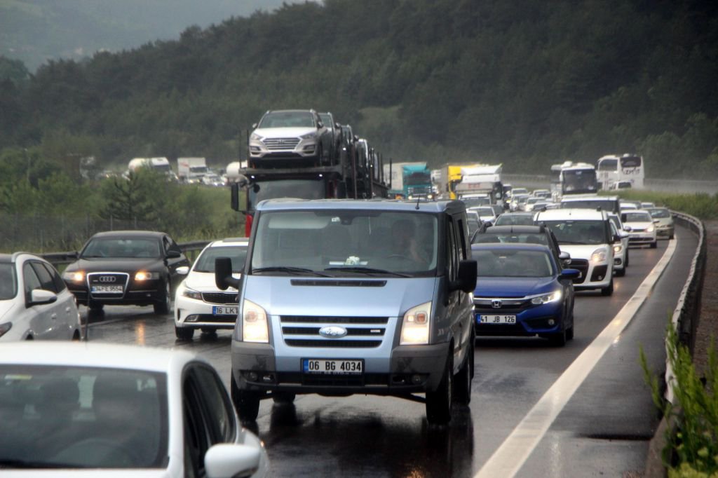 İSTANBUL ANADOLU'YA AKIYOR