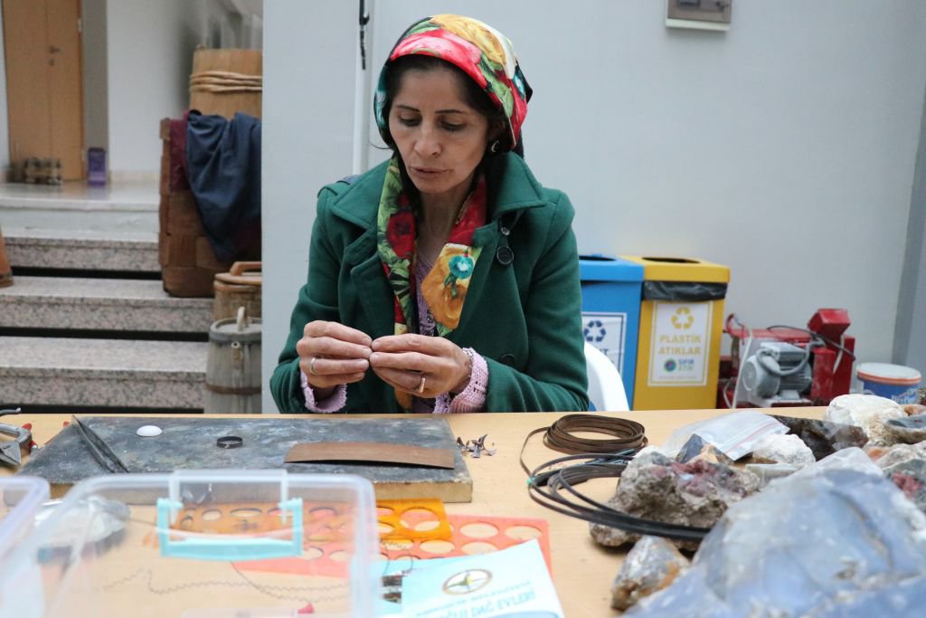 KALSEDON TAŞI EKONOMİYE KAZANDIRILIYOR