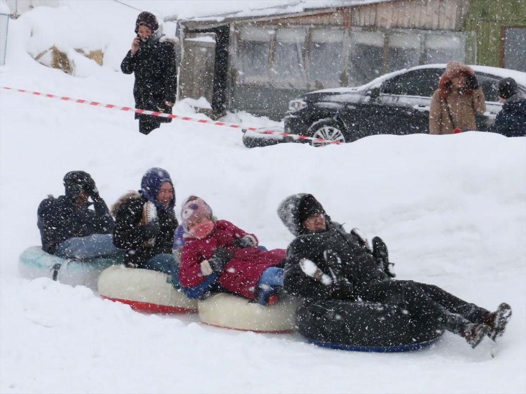 KARLA GELEN EKMEK PARASI