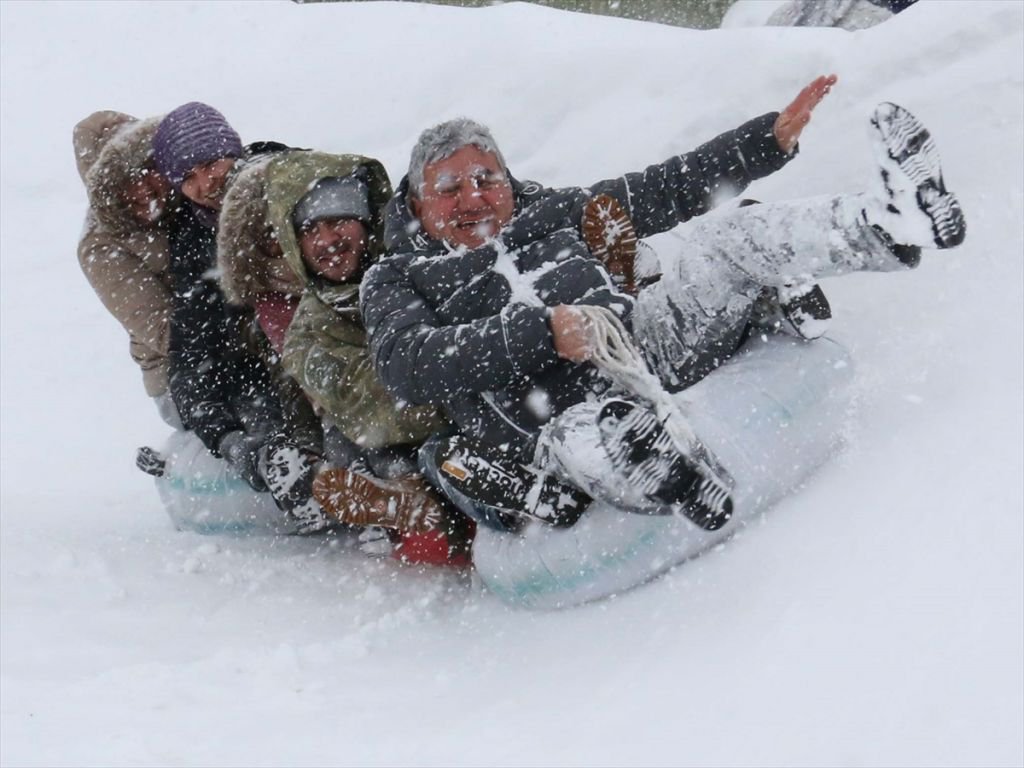 KARLA GELEN EKMEK PARASI