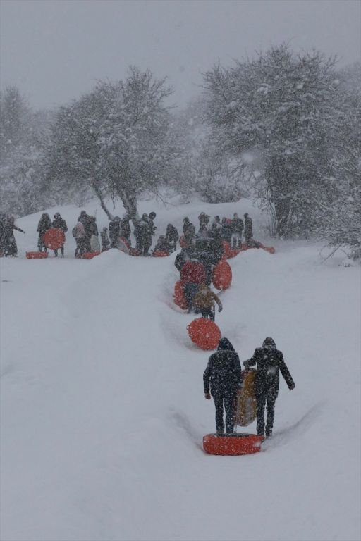 KARLA GELEN EKMEK PARASI
