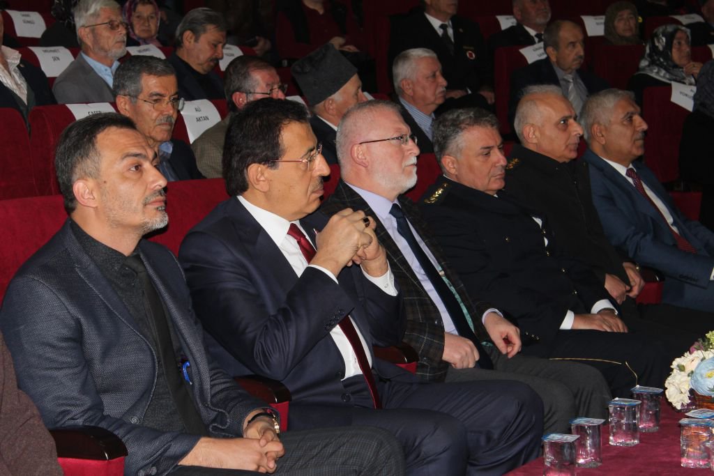 "KIBRIS, BARIŞ VE ÖZGÜRLÜK HAREKATIDIR"