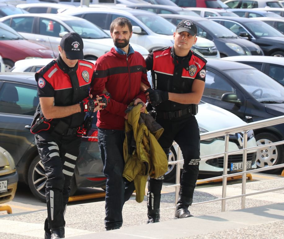 KİMLİĞİNİ GÖSTERMEDİ AMA..