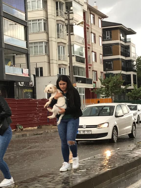 KUVVETLİ YAĞIŞ PANİK YARATTI