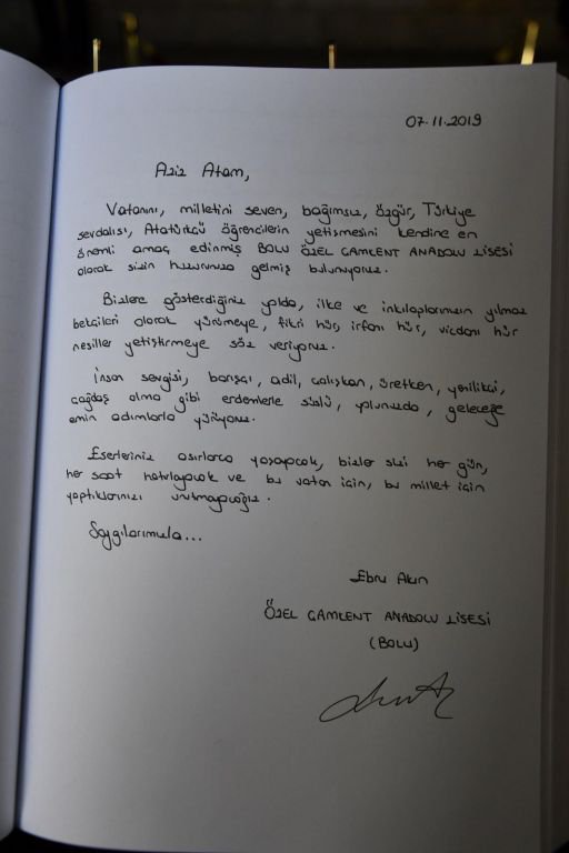 LİSE ÖĞRENCİLERİ ATA'NIN HUZURUNA ÇIKTI