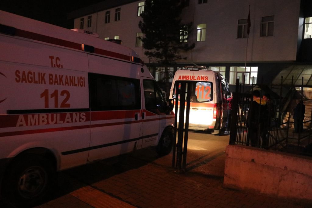 LİSE ÖĞRENCİLERİ ZEHİRLENDİ !