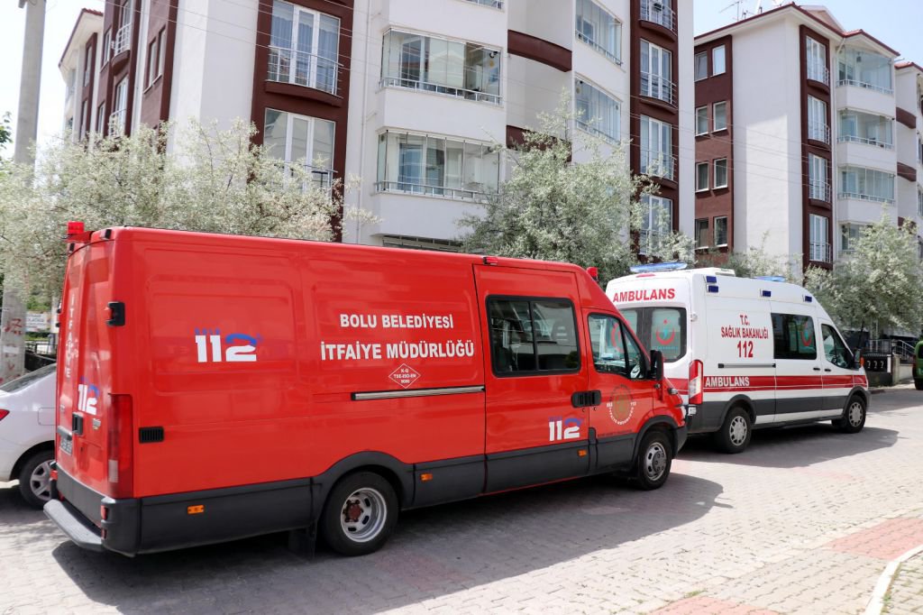 MİNİK ELİNİ KOŞU BANDINA KAPTIRDI