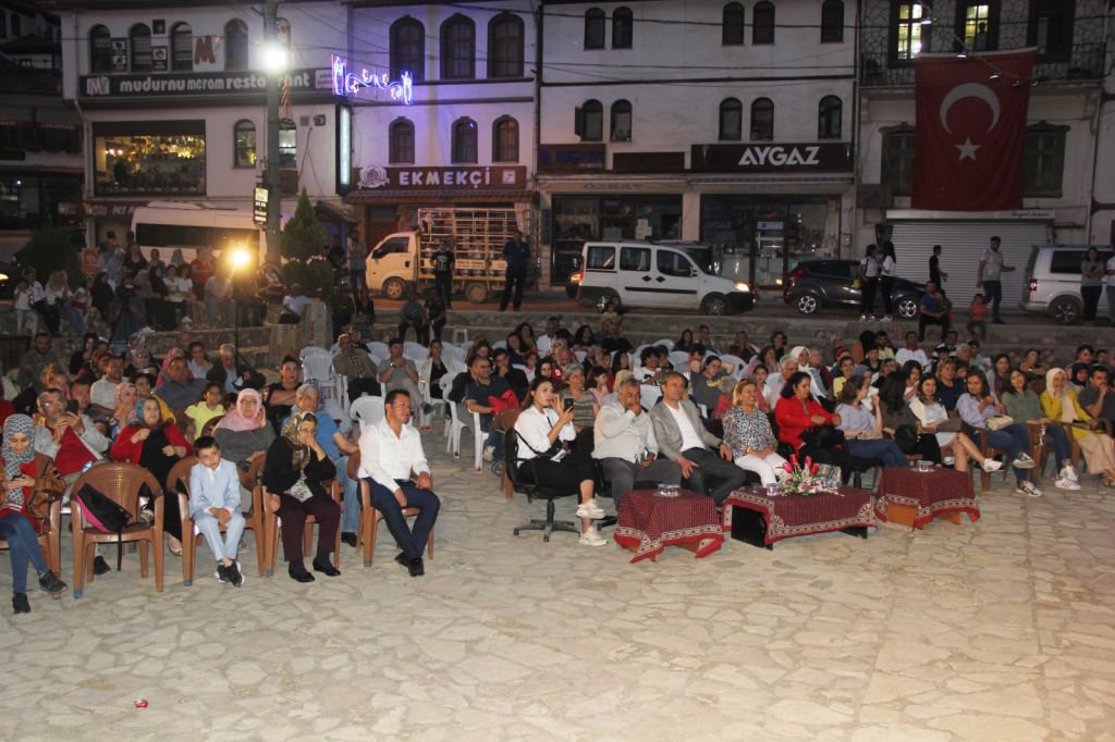 MUDURNULULAR  MAZİYE YOLCULUK YAPTI