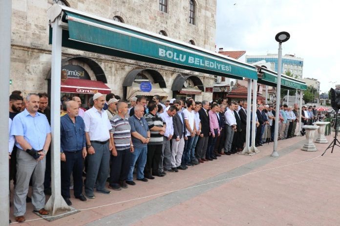 MURSİ İÇİN GIYABİ CENAZE NAMAZI...