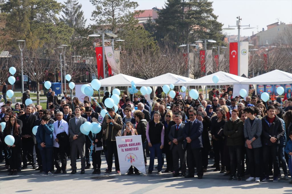 OTİZM FARKINDALIK YÜRÜYÜŞÜ DÜZENLENDİ