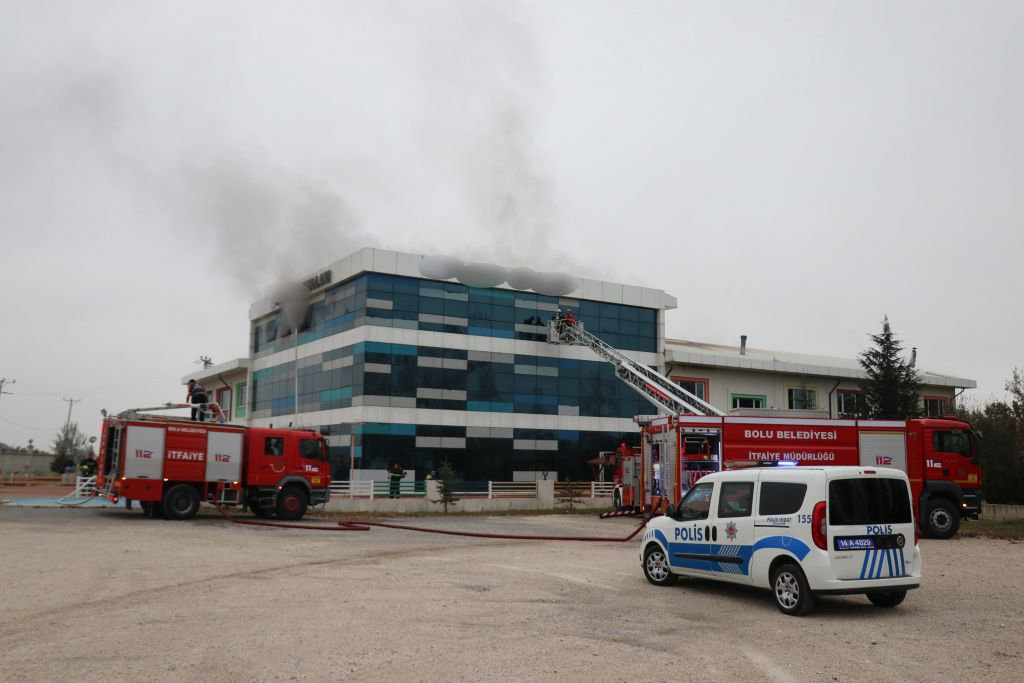 ÖZEL OKULDA YANGIN PANİĞİ