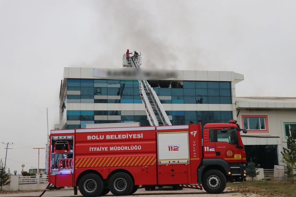 ÖZEL OKULDA YANGIN PANİĞİ