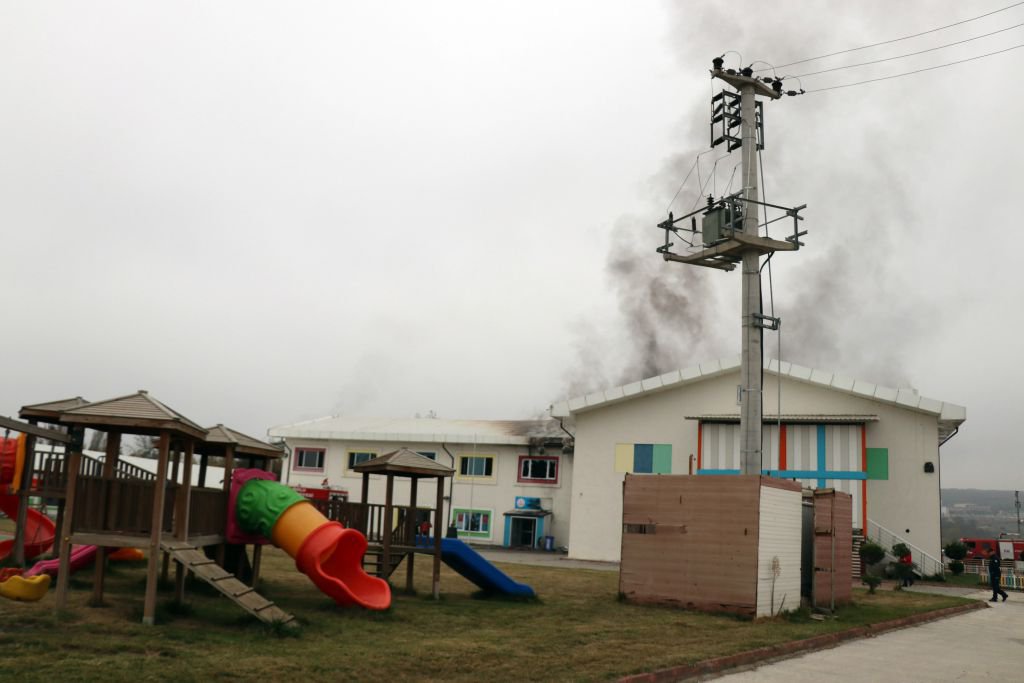 ÖZEL OKULDA YANGIN PANİĞİ